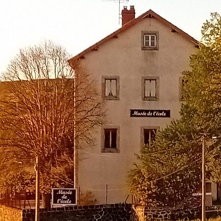 Gite Et Chambres D'Hotes Du Musee Ecole Le Monastier sur Gazeille Exterior foto